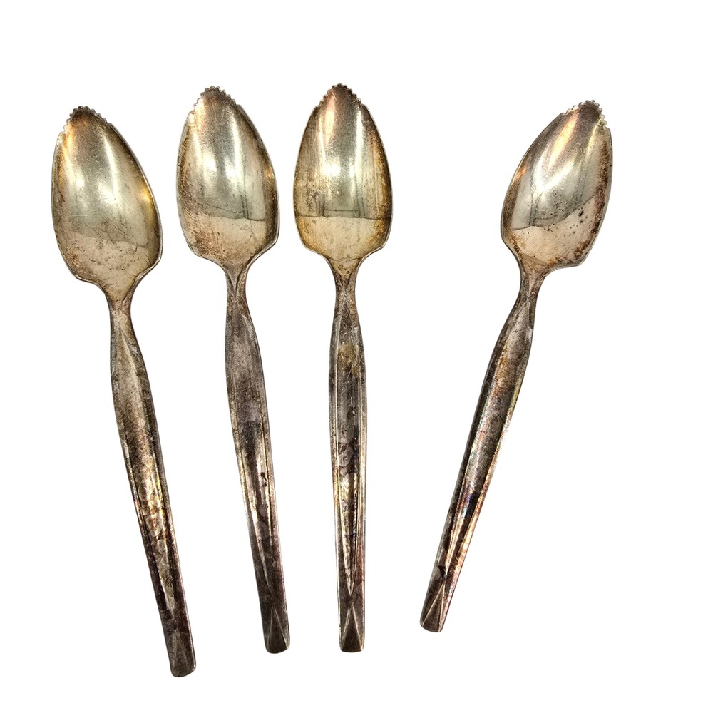 Vintage WM Rogers Mfg Co Silver Plate Grapefruit Spoons Serrated Edge Set of 4